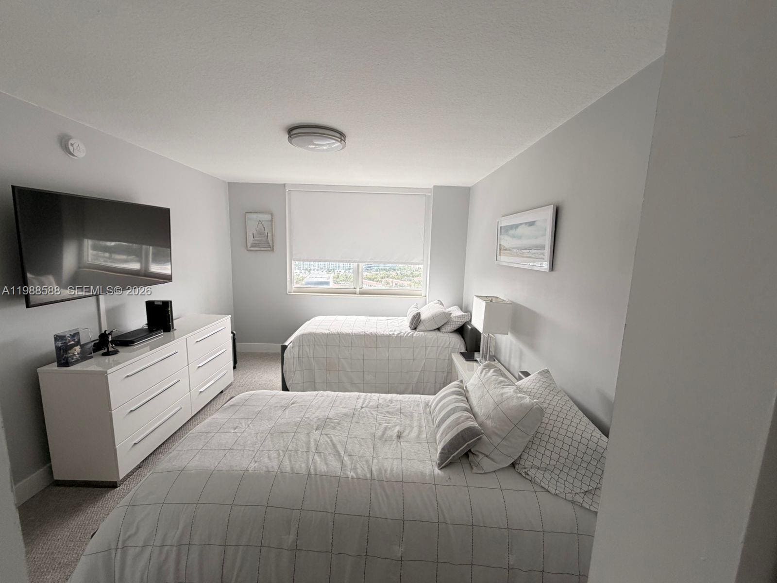 Building Photo - 19501 W Country Club Dr