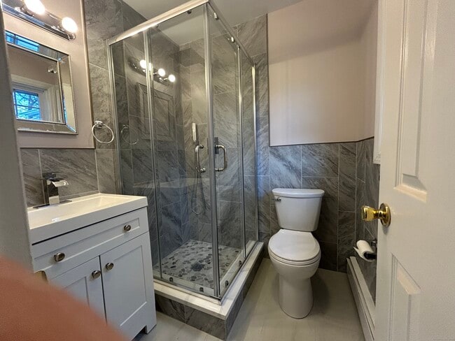 Building Photo - 185 Branchville Rd