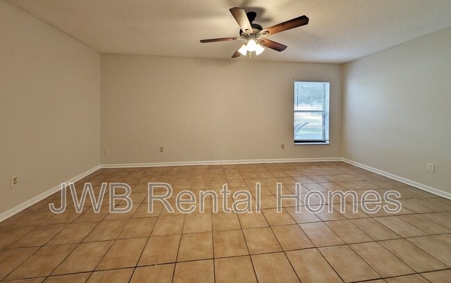 Building Photo - 5602 Pinebay Cir S