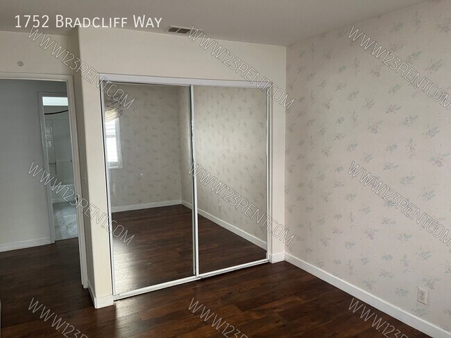Building Photo - 1752 Bradcliff Way