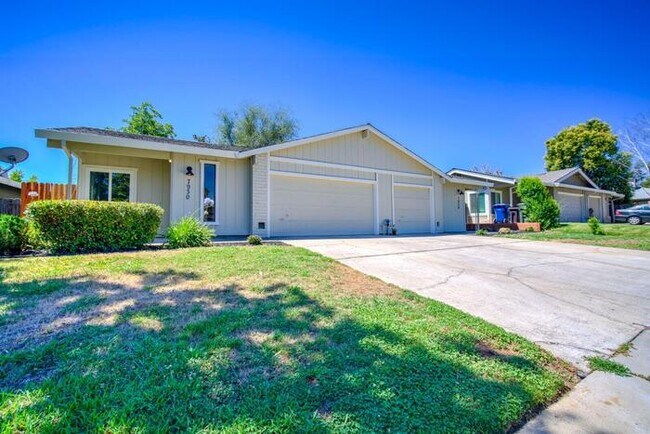 Building Photo - Beautiful fully remodeled 3-bedroom 2 bath...