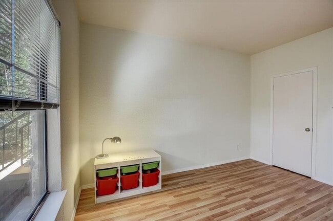 Building Photo - 4711 Spicewood Springs Rd