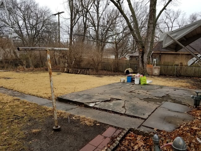 Building Photo - Very nice 3BR Rancher with appliances near Shunga Trails!