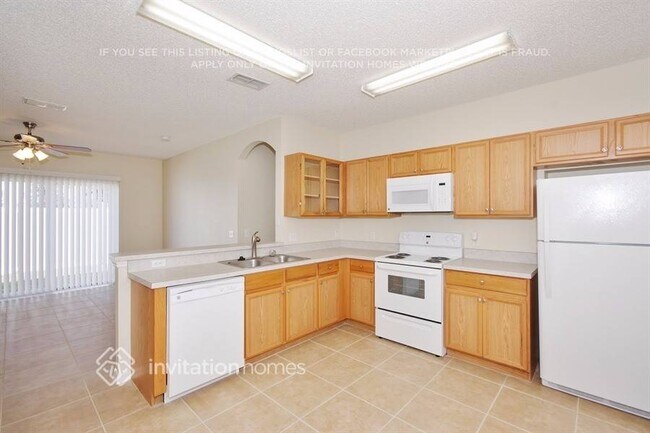 Building Photo - 627 Koala Ct