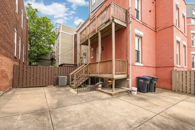 Building Photo - 1,900+ SQ FT in Bloomingdale NW DC