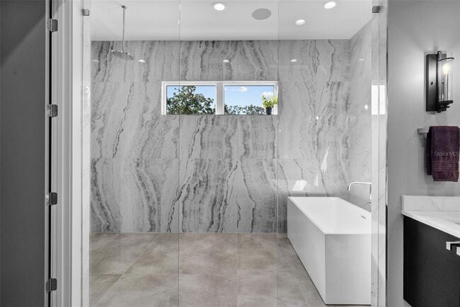 Building Photo - 3624 S Gardenia Ave