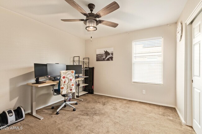 Building Photo - 17192 W Pinnacle Vis Dr