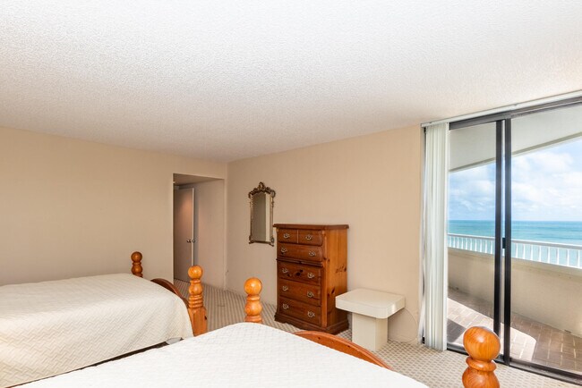 Building Photo - 5080 N Ocean Dr