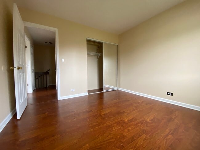 Building Photo - 333 Regatta Point