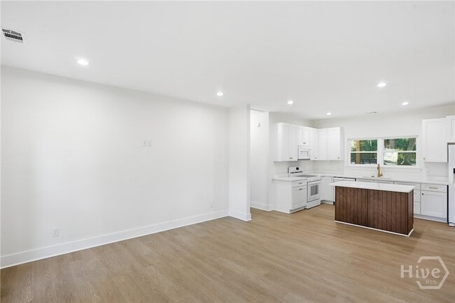 Building Photo - 309 Honey Ridge Rd