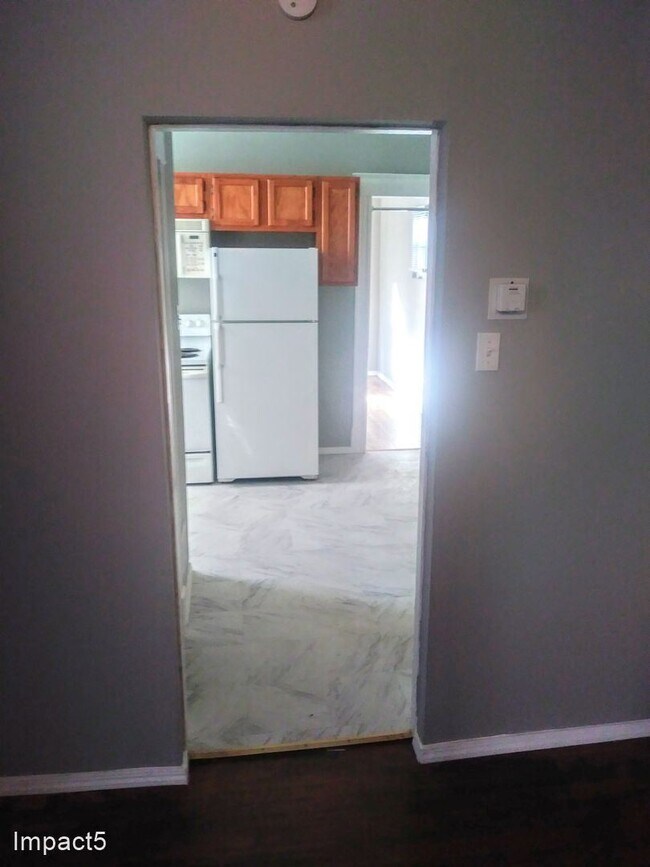 Building Photo - 1 br, 1 bath House - 4070 Schiller Place