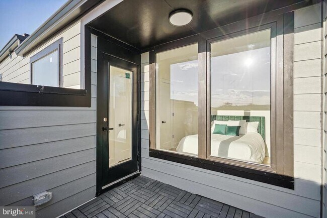 Building Photo - 1307 Longfellow St NW