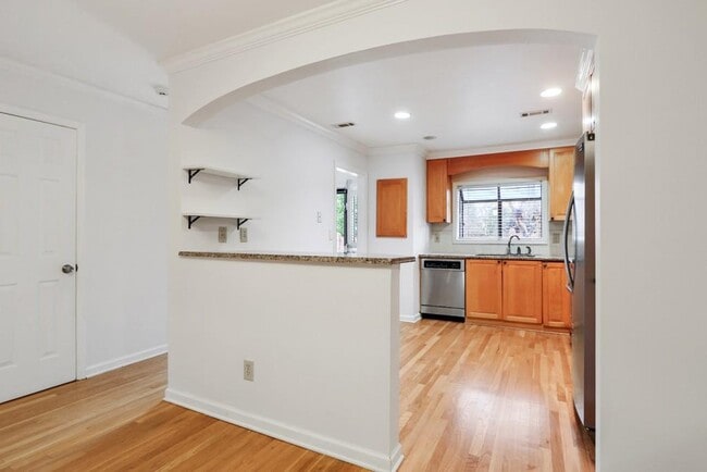 Building Photo - 1245 S Ponce De Leon Ave NE