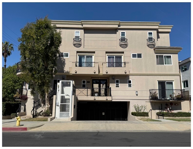 Building Photo - 5401 Morella Ave