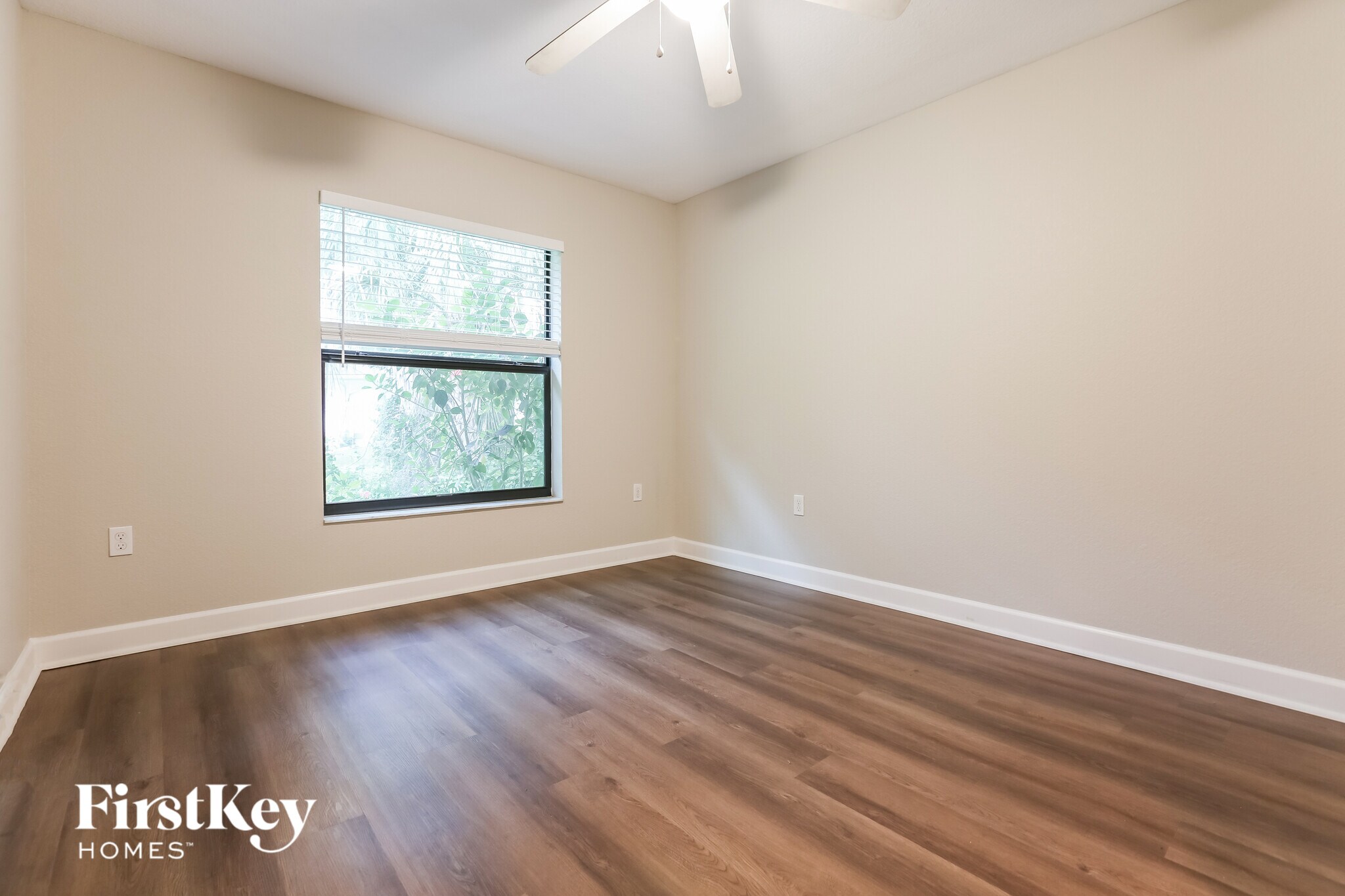Building Photo - 2267 Kamsler Ave