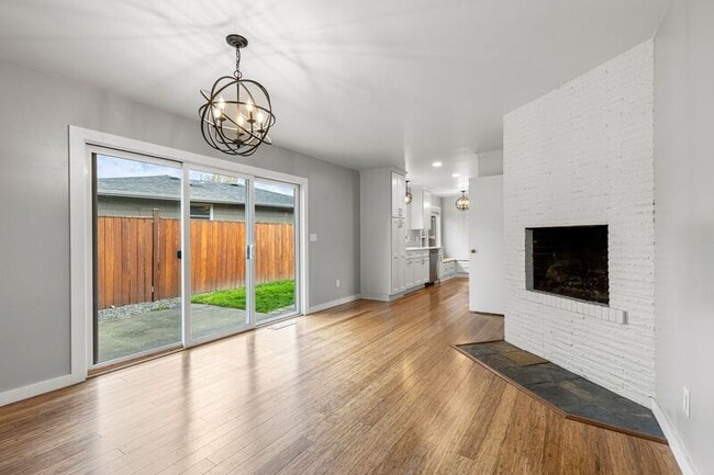 Building Photo - 8580 SE 34th Ave