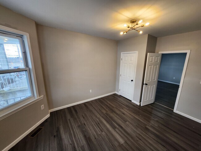 Building Photo - 23 Bayview Ave