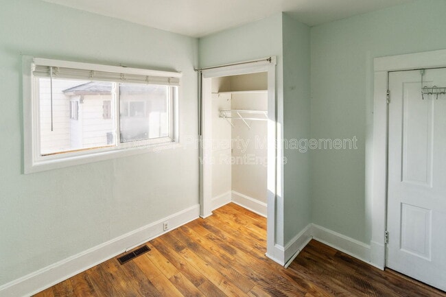 Building Photo - 707 E Providence Ave