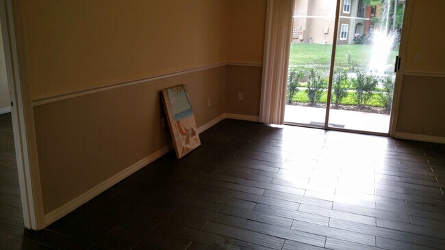 Building Photo - Stunning First Floor 2/2 Lake View  Condo ...