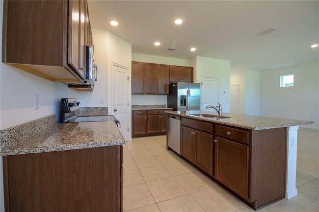 Building Photo - 6524 Great Bear Dr