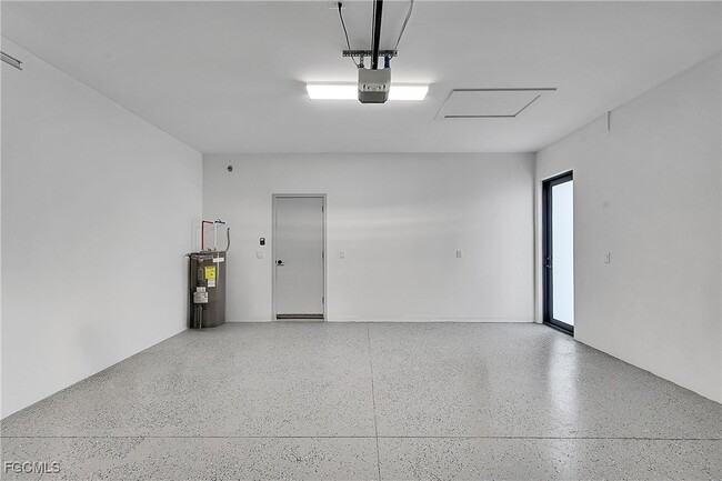 Building Photo - 1024 Halby Ave S
