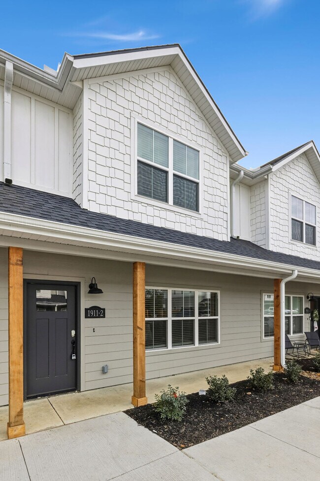 Building Photo - 1935 S Garland Ave