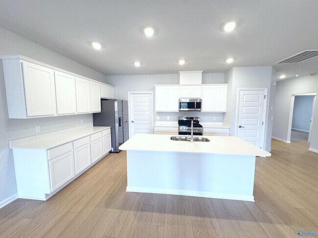 Building Photo - 169 Little Britain St