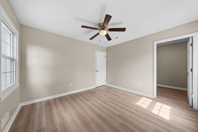 Building Photo - 725 Temple Ct