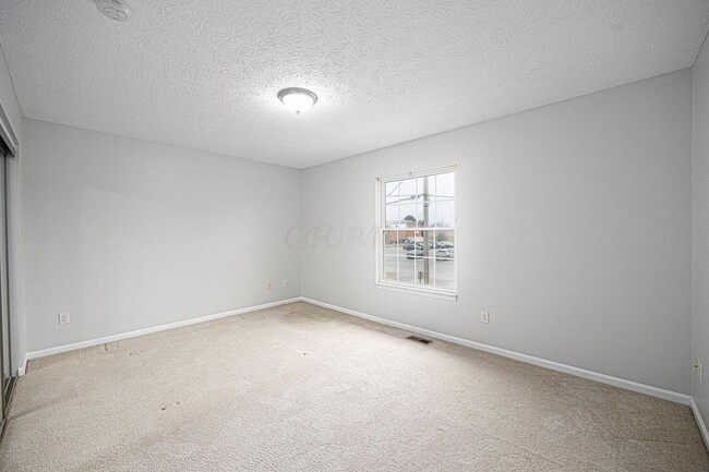 Building Photo - 97 Tarryton Ct W