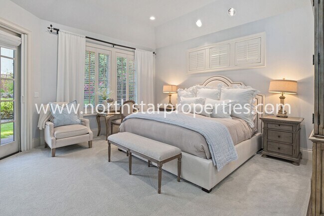 Building Photo - Custom Built Lake Oswego Home Near Lakerid...
