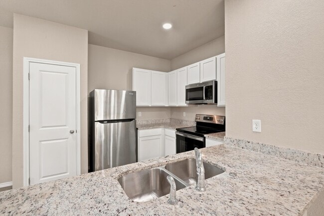 Building Photo - 7226 Briar Pl