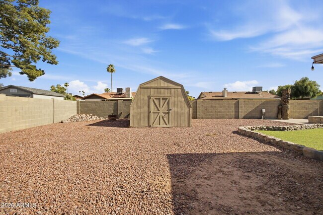 Building Photo - 2329 E Concorda Dr