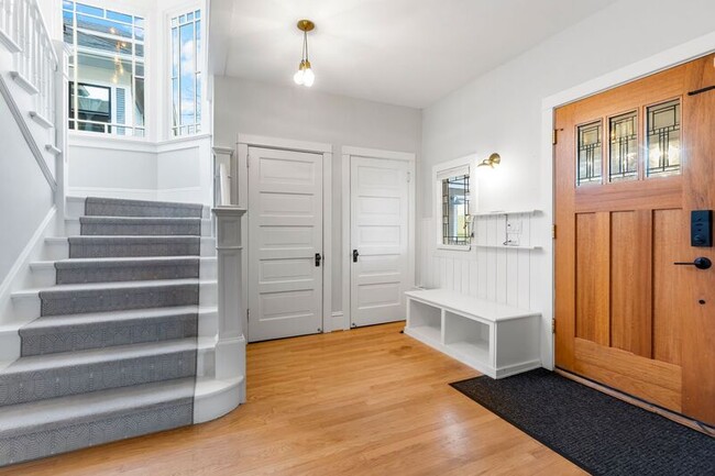 Building Photo - 1516 NW 25th Ave