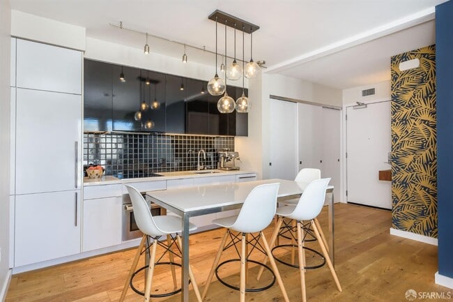 Building Photo - 388 Fulton St