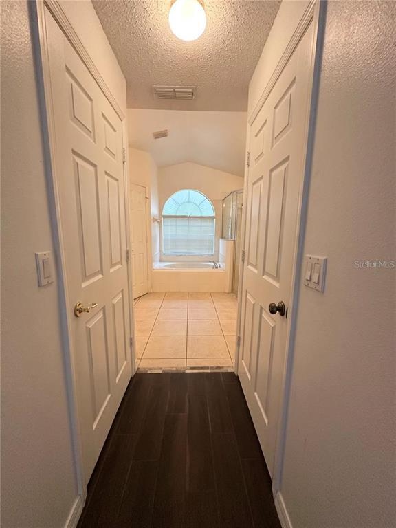 Building Photo - 16016 Blossom Hill Loop