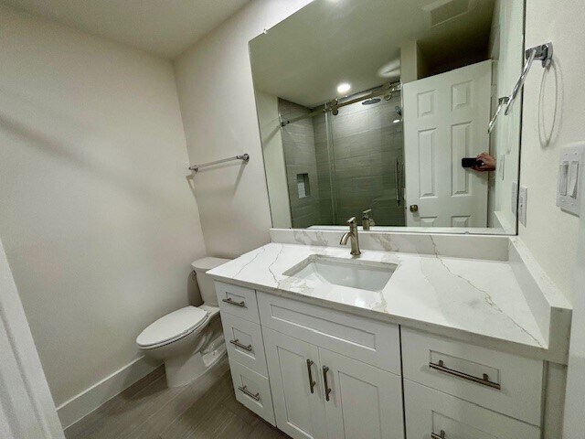 Building Photo - 2121 Fountain View Dr