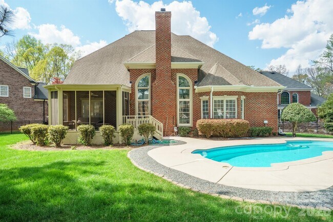 Building Photo - 12004 Camargo Ct