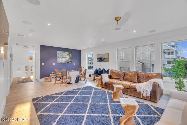 Building Photo - 985 Ocean Ave