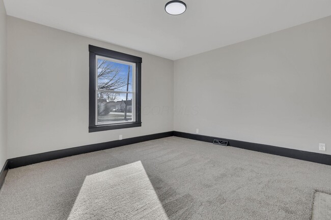 Building Photo - 401 Miller Ave