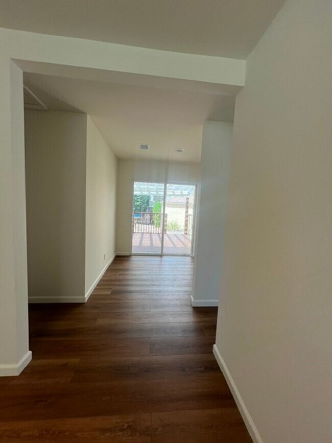 Building Photo - 6557 McLennan Ave