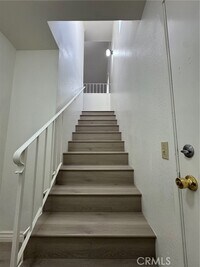 Building Photo - 24326 Sylvan Glen Rd