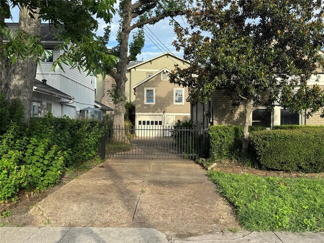 Building Photo - 1607 Blount St