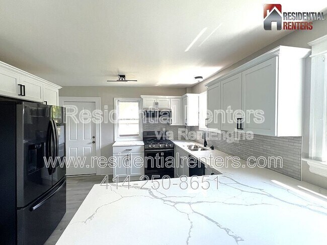 Building Photo - 5426 N 41st St