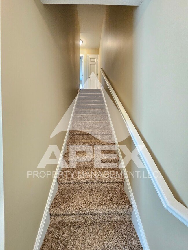 Building Photo - AVALON TOWNHOMES – LIKE NEW - 2 Bd/2.5 Ba ...