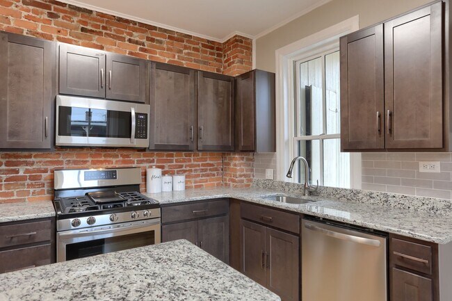 Building Photo - 206 Reily St