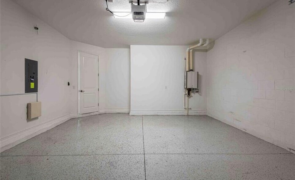 Building Photo - 4655 Almada Ln