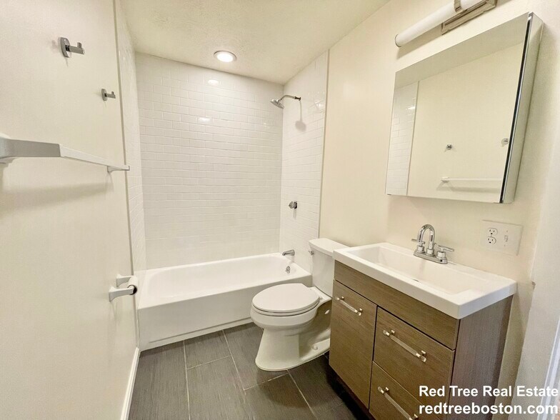 Building Photo - 523 E 3rd St