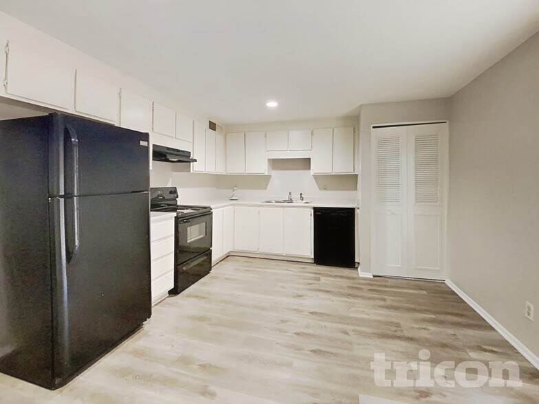 Building Photo - 13215 N 42nd St