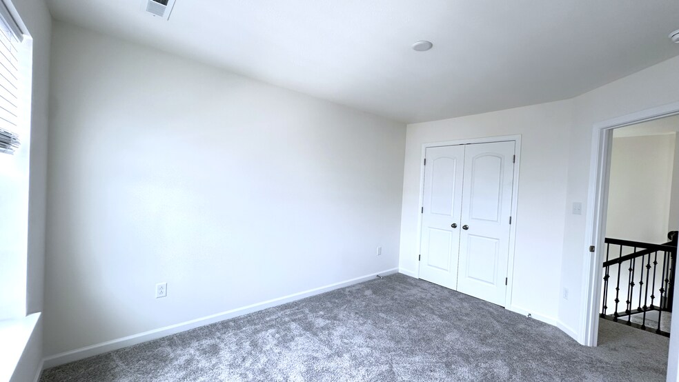 Building Photo - 106 Sweetwater Dr