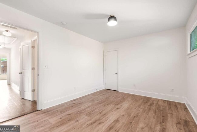 Building Photo - 94 Lucy St SE